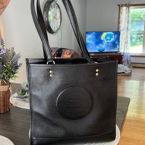 Coach tote new condition black